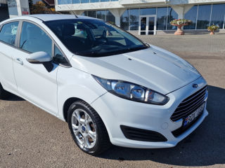 Ford Fiesta foto 5