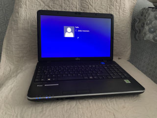 Fujitsu Amilio 15, intel Core i5 2520 4x 3300mhz, 8GB ram, 500GB.