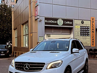 Mercedes M-Class foto 2