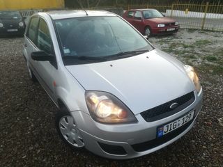 Ford Fiesta foto 1