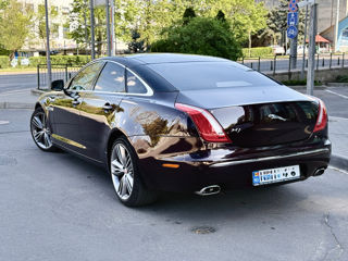 Jaguar XJ фото 0