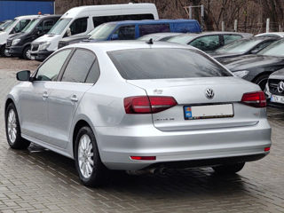 Volkswagen Jetta foto 5