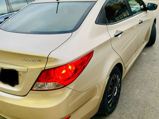 Hyundai Accent foto 3