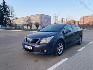 Toyota Avensis foto 1