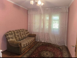 Apartament cu 2 camere, 58 m², Botanica, Chișinău foto 2