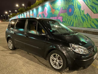 Renault Grand Scenic foto 2