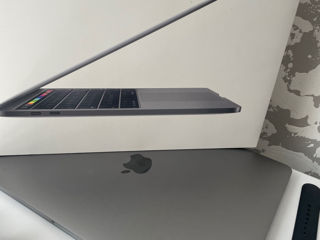 MacBook Pro (13-inch, 2018, Four Thunderbolt 3 ports) foto 3