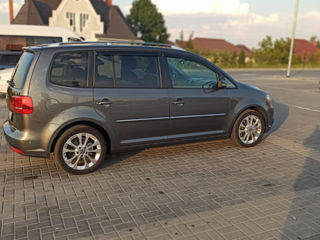 Volkswagen Touran foto 3