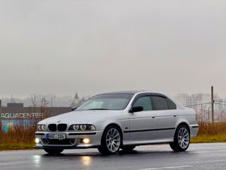 BMW 5 Series foto 2