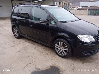 Volkswagen Touran foto 5