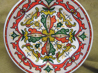 Декоративная интерьерная тарелка с ручной росписью