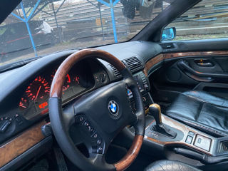 BMW 5 Series foto 18