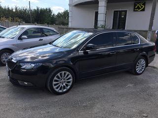 Skoda Superb foto 2