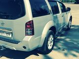 Nissan Pathfinder foto 3