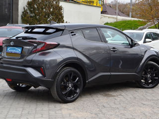 Toyota C-HR foto 2