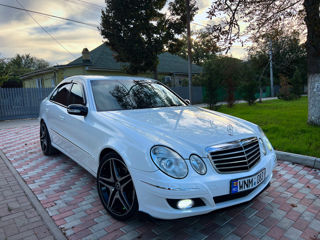 Mercedes E-Class foto 4