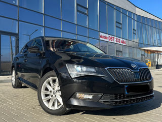 Skoda Superb foto 2