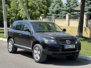 Volkswagen Touareg foto 1