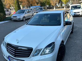 Mercedes E-Class foto 2