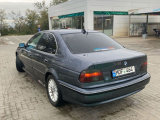 BMW 5 Series foto 3