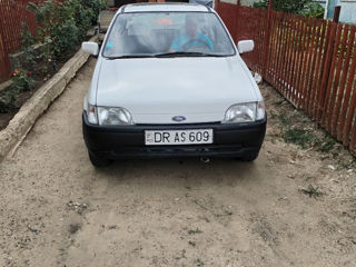 Ford Fiesta foto 2