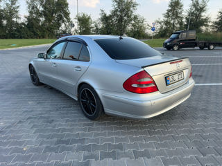 Mercedes E-Class foto 2