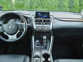 Lexus NX Series foto 9