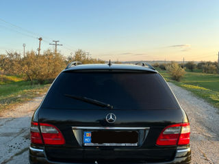 Mercedes E-Class foto 2