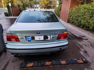 BMW 5 Series foto 2