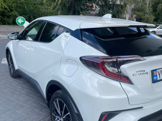 Toyota C-HR foto 4