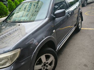 Mitsubishi Outlander foto 2