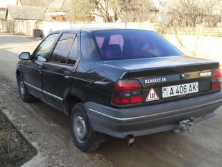 Renault 19 foto 1