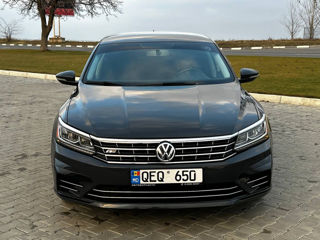 Volkswagen Passat foto 2