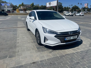 Hyundai Elantra foto 3