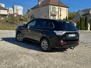 Mitsubishi Outlander foto 4