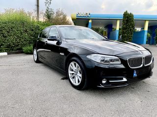 BMW 5 Series foto 2