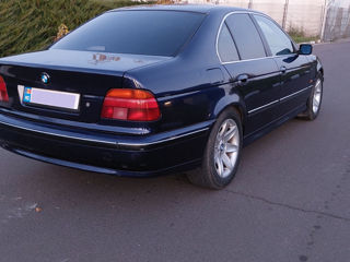 BMW 5 Series foto 9