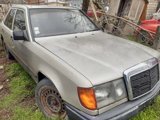 Mercedes Series (W124) foto 1