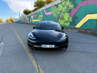 Tesla Model 3 foto 4