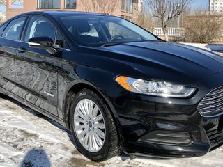 Ford Fusion foto 2