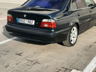 BMW 5 Series foto 2