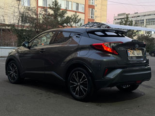 Toyota C-HR foto 3