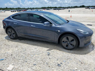 Tesla Model 3 foto 2