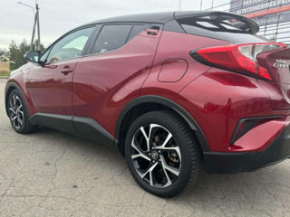 Toyota C-HR foto 4