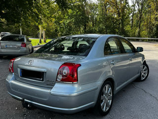 Toyota Avensis foto 6