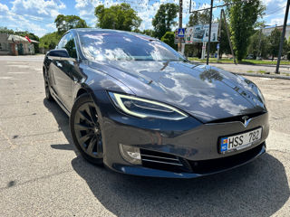 Tesla Model S foto 2