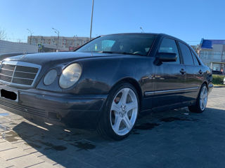 Mercedes E-Class foto 10