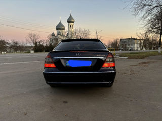 Mercedes E-Class foto 2