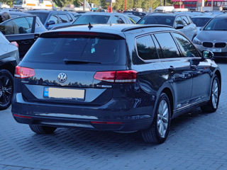 Volkswagen Passat foto 3