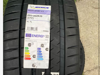 Michelin Pilot Sport 4S 255/35 R20